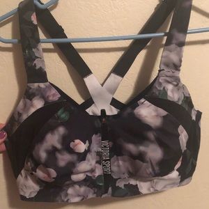 Victoria’s Secret Ultra Max sport bra